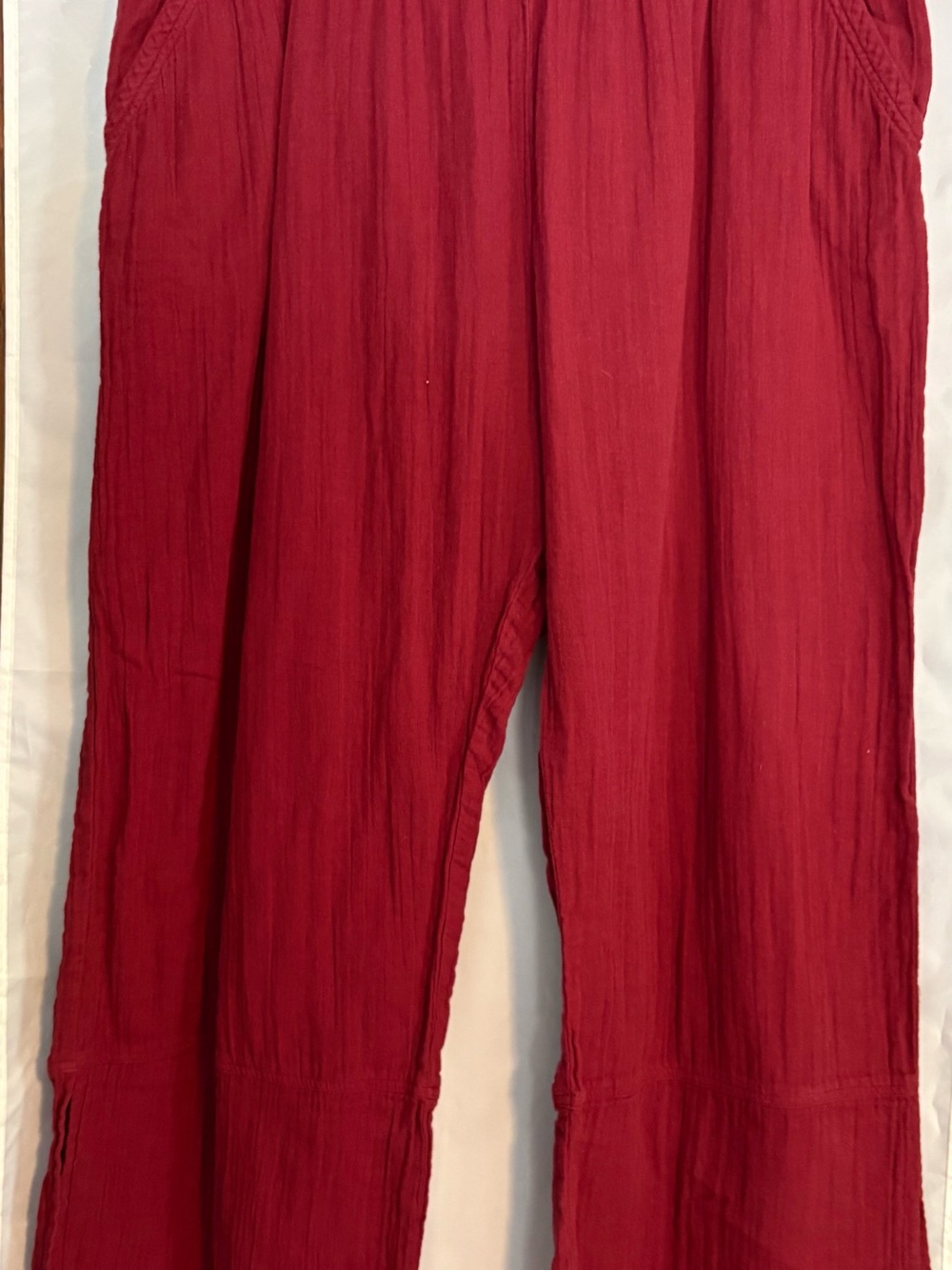 Pact maroon 100% linen slightly cropped pants with pockets